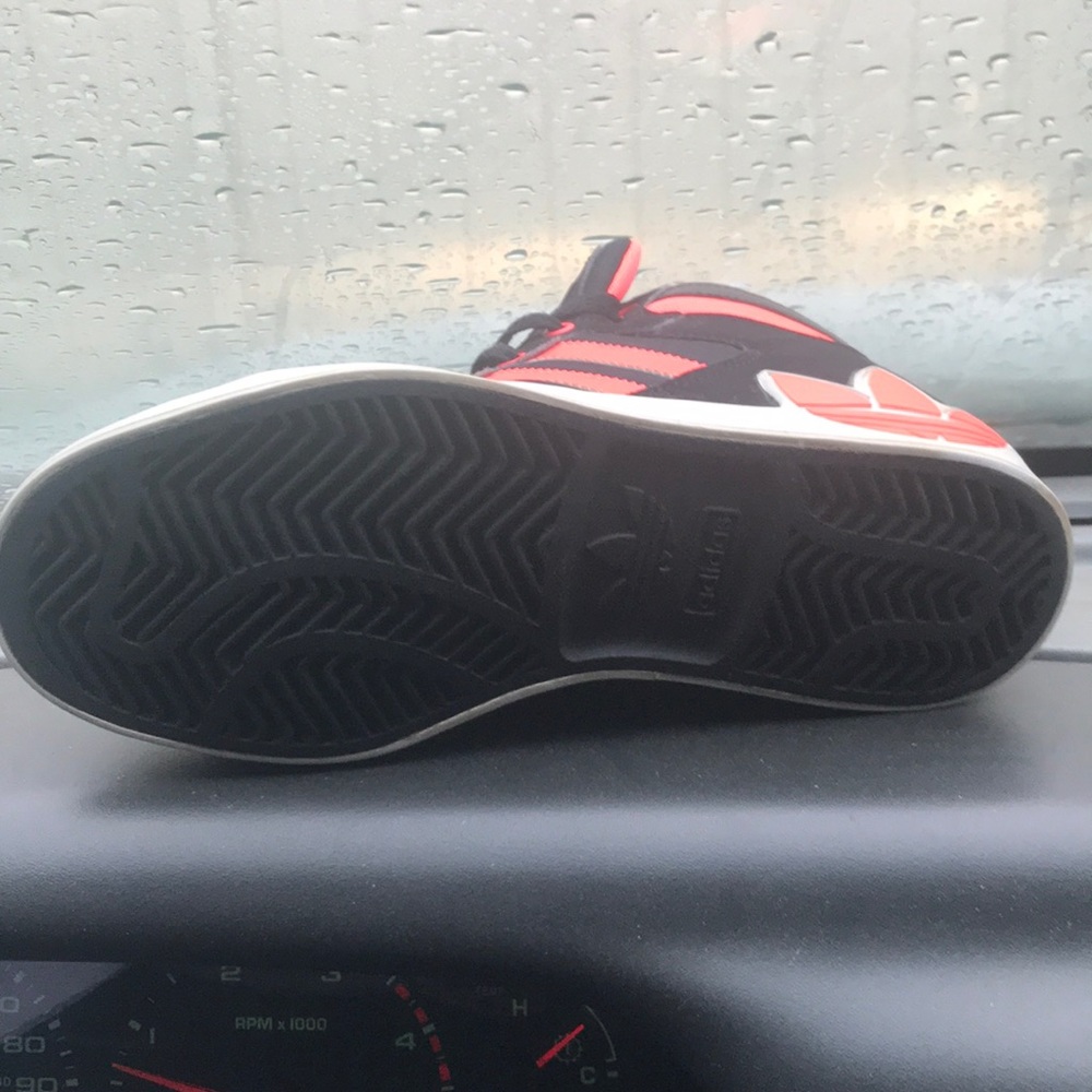 Adidas - Picture 2 of 4